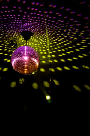  Anuncios gratis en Santiago |  Dj para fiestas, m&uacute;sica para fiestas, iluminaci&oacute;n amplificaci&oacute;n , Arriendo luces para fiestas, luces de colores, ritmicas, ultravioletas, str