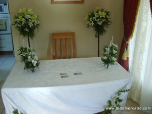 Mauricio Rojas Anuncios gratis en Santiago |  ARREGLOS CON FLORES NATURALES PARA BODAS, RAMOS DE NOVIA, DECORACION MATRIMONIOS, MAURICIO ROJAS - WILMA FUENTES PEINADOS Y MAQUILLAJES A DOMICILIO