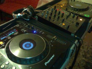 DJ-ARY Anuncios gratis en Rancagua |  DJ-MUSICA ENVASADA-ILUMINACION,ANIMACION DE FIESTAS,MATRIMONIOS,BAILES, EVENTOS EN RANCAGUA Y LA SEXTA REGION