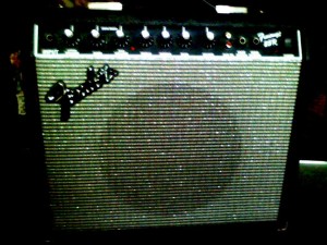 Joanna Anuncios gratis en Lo Espejo |  AMPLIFICADOR GUITARRA FENDER FRONTMAN 25R, Urgente!