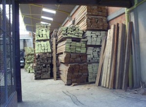 Itamar Anuncios gratis en San Miguel |  OFERTA DE VIGAS DE ROBLE , Para que su casa no se llueva compre ahora que la madera est&aacute; en promoci&oacute;n