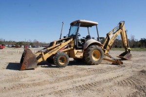 Luis Maturana Anuncios gratis en La Calera |  ARRIENDO DE RETROEXCAVADORA NEUMATICA, Arriendo restroexcavadora New Holland 555e 4x4, con operador calificado