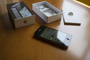 Carlos Ben Anuncios gratis en Huechuraba |  ORIGINAL FACTORY UNLOCKED APPLE IPHONE 4G 32GB & 4G 16GB, Mobile Phones