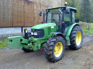 raoul Anuncios gratis en Buin |  Tractor normal John Deere Mod&egrave;le 5820 A&ntilde;o 2006, Tractor normal John Deere Mod&egrave;le 5820 A&ntilde;o 2006  13000�UORS