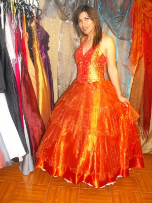 marcela mu&ntilde;oz Anuncios gratis en La Reina |  VESTIDOS  EN ARRIENDO SANTIAGO CHILE-TENEMOS 800 MODELOS INCREIBLES PARA TI, AV QUILLAGUA 209 LAREINA  2736368, INTERESADAS DEBEN AGENDAR UNA VISITA