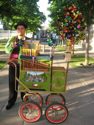 MARIA TOLEDO Anuncios gratis en Estaci&oacute;n Central |  ORGANILLERO CON LORITO, CHINCHINEROS PARA EVENTOS CON ORGANILLO