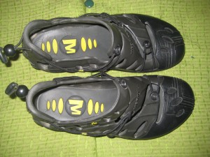 Tere Anuncios gratis en &Ntilde;u&ntilde;oa |  Vendo Sandalias-Zapatillas MERRELL - NUEVAS =D, Excelente estado