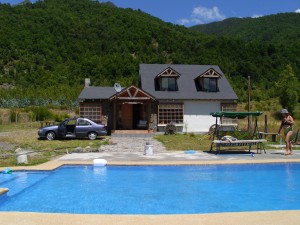 LILIANA DEL CARMEN FERNANDEZ RIFFO Anuncios gratis en  ARRIENDO CABA&Ntilde;A COMODA CERCA LAGUNA LAJA  EQUIPADA PARA 10 PERSONAS, COMPLETAMENTE EQUIPADA PARA 10 PERSONAS  PISCINA  5 X 11 MTS 