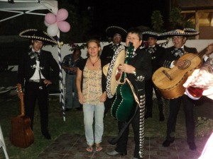 johnny luis Anuncios gratis en Maip&uacute; |  sal y tequila charros en el dia de la madre mariachis, 5X$60.000. 02-6388358 / 7-6260519
