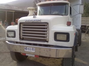 Claudio Robledo Toro Anuncios gratis en Coquimbo |  Vendo camion MAck rd688 tolva doble puente a&ntilde;o 1995, por renovacion con papeles al dia, actualmente trabajando