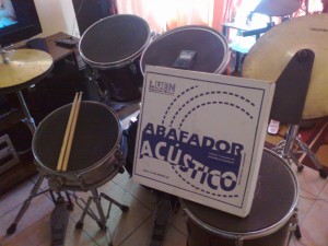 hector riquelme Anuncios gratis en Quinta Normal |  bateria maxtone burdeo impecable, bateria maxtone incluye baquetas,metronomo,set de apa&ntilde;adores,platillos hi-hat y ride, excelentes atriles