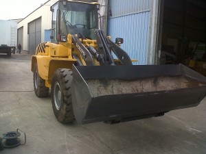 JOSE SALVADOR RAMOS VICENT Anuncios gratis en Iquique |  VENDO PALA CARGADORA FRONTAL VOLVO L-45 B CON 7.800 HORAS, INMEJORABLE PALA FRONTAL VOLVO L-45 DE 9 TN.