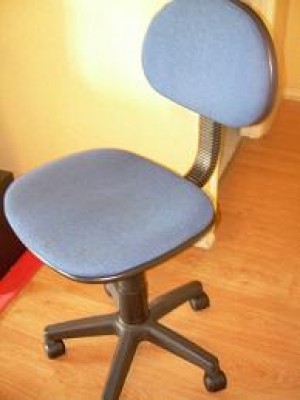  Anuncios gratis en &Ntilde;u&ntilde;oa |  VENTA SILLA PARA ESCRITORIO, IMPECABLE, Sist. Gas para regulaci&ograve;n. Casi nueva.