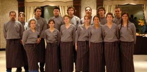 EL REY Anuncios gratis en El Array&aacute;n |  SERVICIO DE GARZONES EL REY, ATENCION TODO STGO 09-1570121, EL REY OFRECE GARZONE Y BARMAN A DOMICILIO 09-1570121