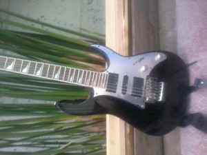 Omar Anuncios gratis en Pe&ntilde;aflor |  guitarra electrica ibanez rg 350 , de gran calidad koreana