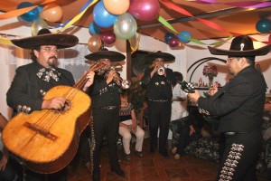 johnny luis Anuncios gratis en Quilicura |  charros con estilo mexicano mariachis en chile, 4 X $50.000. sal y tequila (2)6388358 / 7-6260519