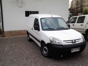Agustin Garces Aguirre Anuncios gratis en Las Condes |  Vendo furgon peugeot partner 2009 3800000 105000 kl, Furgon en buen estado