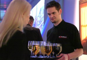 julio cesar Anuncios gratis en Las Condes |  El nuevo servicio de garzones 9-1570121 eventos santiago, mozos de niv, Mozos de nivel, garzones, http://www.actiweb.es/garzonesadomicilio/