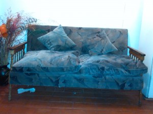 liset Anuncios gratis en Villa Alemana |  Vendo living largo mas dos de un cuerpo, En muy buen estado
