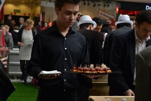 abdy Anuncios gratis en Las Condes |  Hola ofrecemos servicio de garzones 9-1570121 cobertura todo santiago, Garzonexpress.cl se especializa en servicios de personal de eventos do