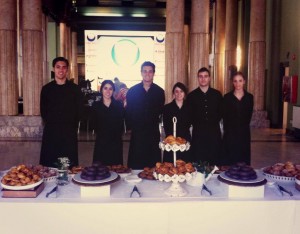 RONALDI&Ntilde;O Anuncios gratis en Providencia |  Renta de garzones a domcilio 8-8291797 , mozos, bartender, coperos,, Garzonexpress.cl se destaca por personal de eventos domicilios y empre