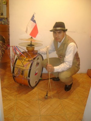luis aravena Anuncios gratis en Valpara&iacute;so |  Organillero y chinchinero familia aravena tradici&oacute;n chilena, Organillero y chinchinero de valparaiso