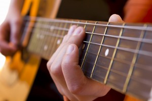 Luis Anuncios gratis en Las Condes |  Clases de guitarra para ni&ntilde;os j&oacute;venes y adultos en las condes, Ac&uacute;stica o el&eacute;ctrica en sector oriente
