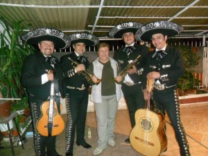 Mariachis y Charros Calicanto Anuncios gratis en Santiago |  Serenatas a tu puerta con mariachis y charros.cl, El mejor mariachi directo a tu puerta!.