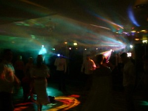 Iluminacion Laser Anuncios gratis en Santiago |  M&uacute;sica para fiestas Dj amplificacion iluminacion profesional, m&uacute;sica para fiestas...