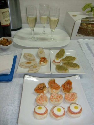 pedro Anuncios gratis en Santiago |  Empanadas brochetas tapaditos canapes cocteleria todo eventos, Servicio cocktail fiestas despachos 86612378 eventos