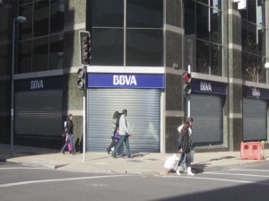Patricio Zoro Anuncios gratis en Santiago |  Expertos en la fabricacion de cortinas metalicas enrollables, Cortinas metalicas, mallas americanas, cortinas metalicas motorizadas 