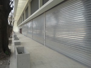 Patricio Zoro Anuncios gratis en Santiago |  Oferta de fabricacion e instalacion de cortinas metalicas con rollo, Cortinas metalicas, cortinas metalicas motorizadas, malla americana