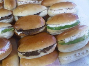 pedro  Anuncios gratis en Providencia |  Todo eventos novias baby shower bautizos cumplea&ntilde;os celebraciones, Servicio coctel 986612378 delivery empanaditas canapes brochetas