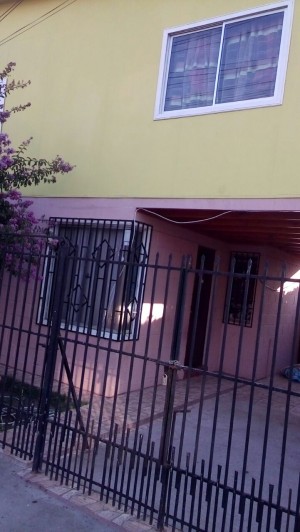 ADOLFO  Anuncios gratis en Rancagua |  Vendo casa de dos pisos,buen sector residencial cinco dor., Vivienda de dos pisos cuenta entrada de auto patio,ante jardin