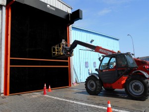 Ferrocor: Soluciones Integrales en Accesos Industriales Anuncios gratis en Santiago |  Cortinas enrollables de caucho ultra resistente ferrocor, Cortina de goma, cortina minera, port&oacute;n enrollable