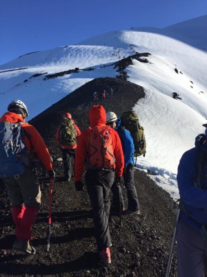 VICTOR HUGO LUENGO MARTINEZ Anuncios gratis en  Guia de monta&Ntilde;a y tours peripillan expediciones monta&Ntilde;as y volcanes, Ascenso guiado volcan osorno calbuco puyehue llaima lanin y otros