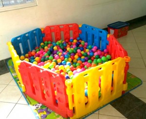 Caramelos eventos  Anuncios gratis en Santiago |  Piscina de pelotas, corrales, ponys y saltarines, Piscina de pelotas, corrales , ponnys saltarines , plazas blandas 