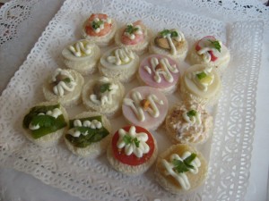 Sergio Anuncios gratis en La Reina |  Banquetes canapes minichurrascos minipizzas pastelitos cebiche pinchos, Bodas, cumplea&ntilde;os, graduaciones, aniversarios, matrimonios, bautizos, 
