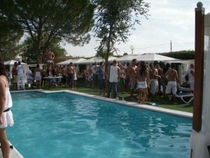 Cambell Anuncios gratis en Las Condes |  Casa para despedidas de solteros pack completo, Asados,chicas,etc