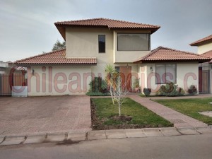 Lili gonzalez Anuncios gratis en Colina |  Casa en santa elena chicureo condominio seguridad 24/7, Un patio espacioso para disfrutar en familia